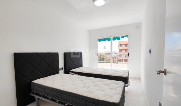 Resale - Apartment / flat - Torrevieja - Costa Blanca