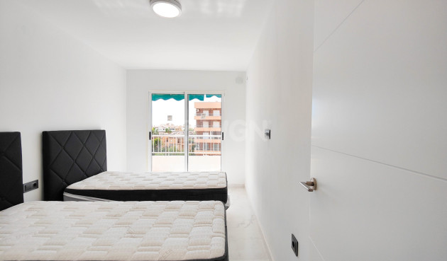 Resale - Apartment / flat - Torrevieja - Costa Blanca
