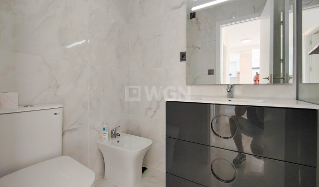 Resale - Apartment / flat - Torrevieja - Costa Blanca