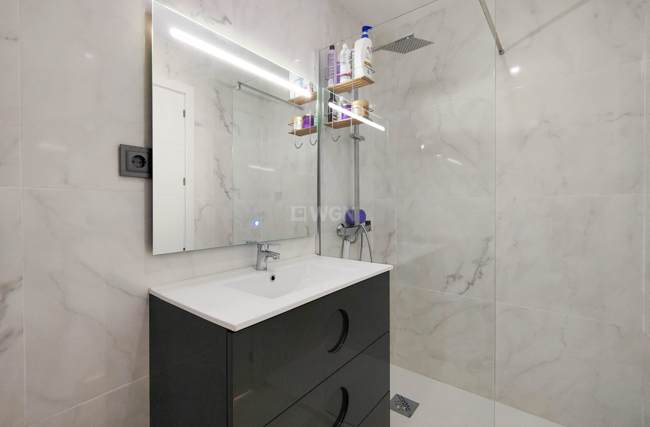 Resale - Apartment / flat - Torrevieja - Costa Blanca