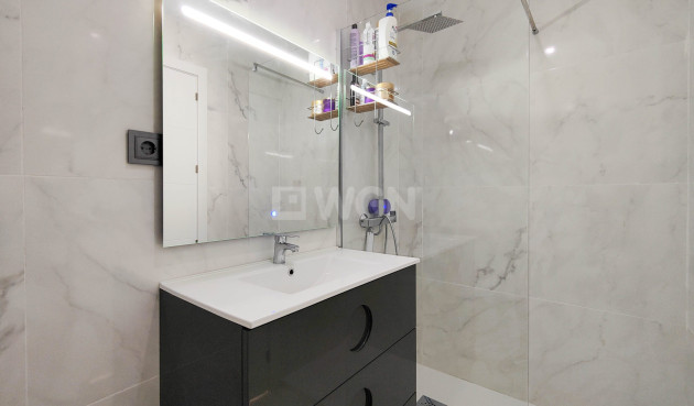 Resale - Apartment / flat - Torrevieja - Costa Blanca