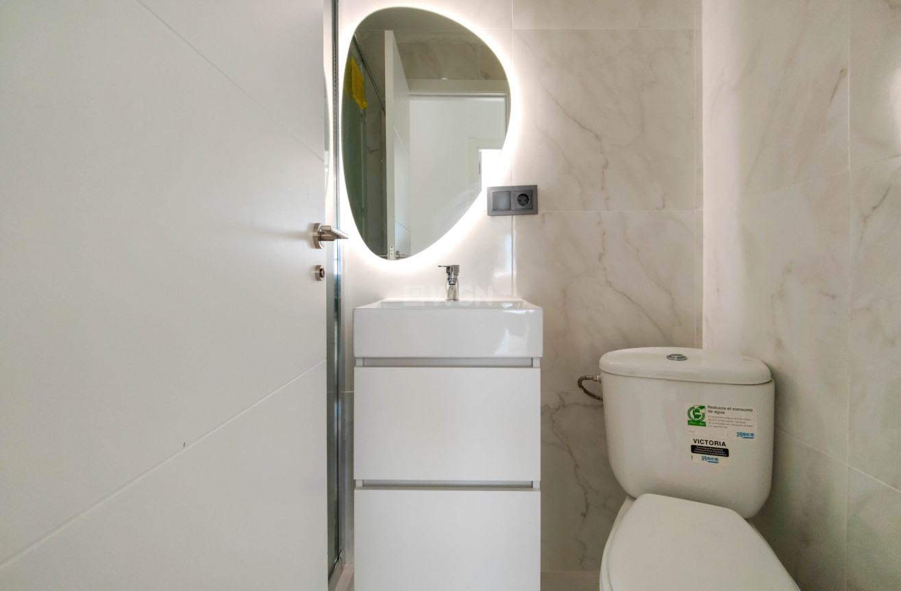 Resale - Apartment / flat - Torrevieja - Costa Blanca