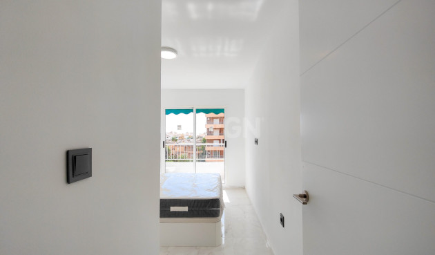 Resale - Apartment / flat - Torrevieja - Costa Blanca