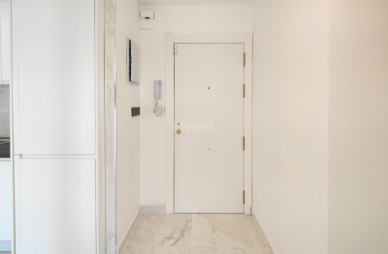 Resale - Apartment / flat - Torrevieja - Costa Blanca