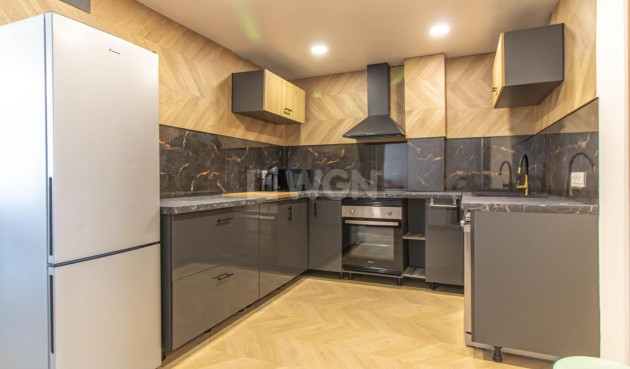 Odsprzedaż - Mieszkanie w bloku - Torrevieja - Costa Blanca