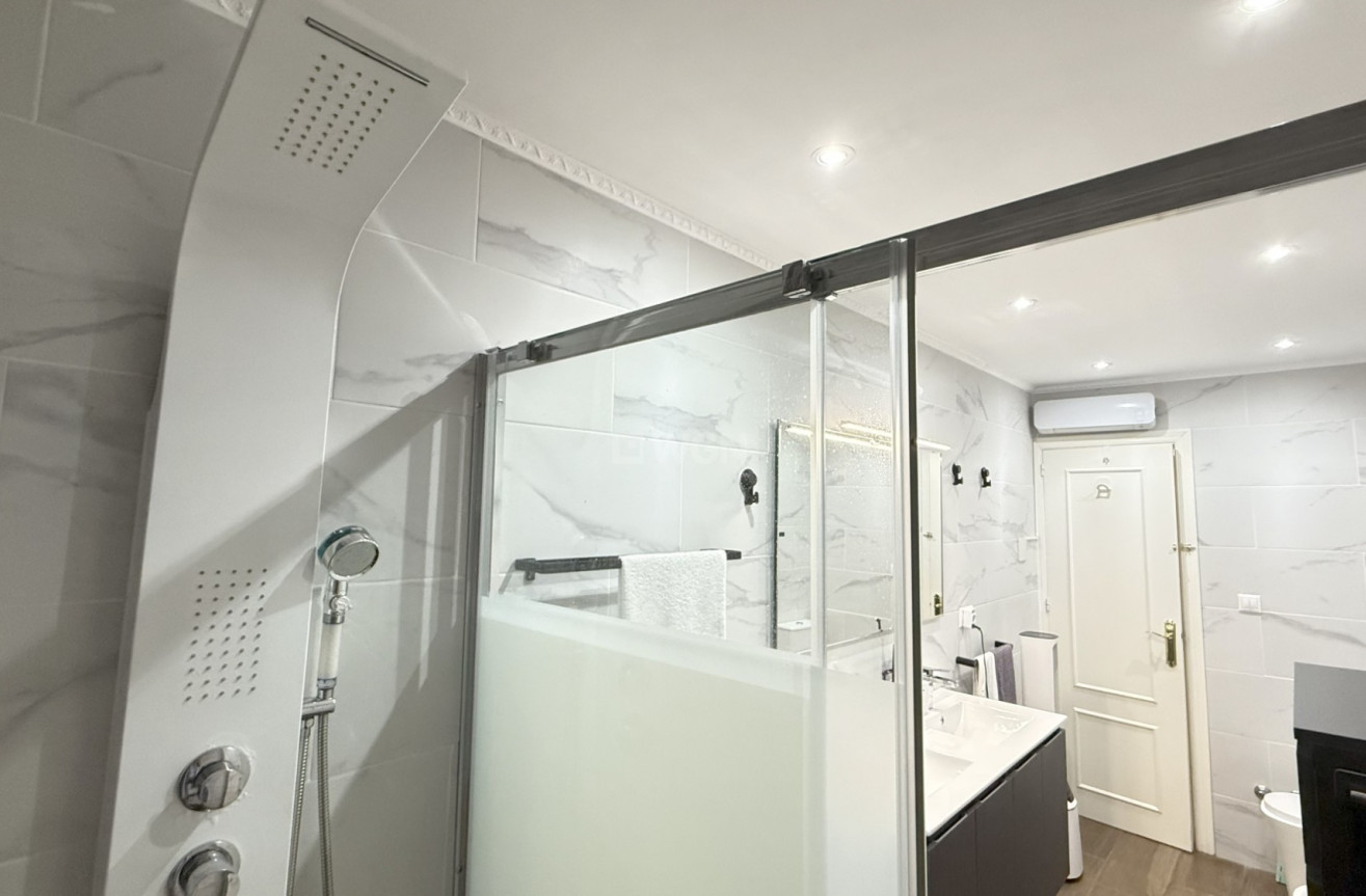 Odsprzedaż - Villa - Orihuela Costa - Costa Blanca