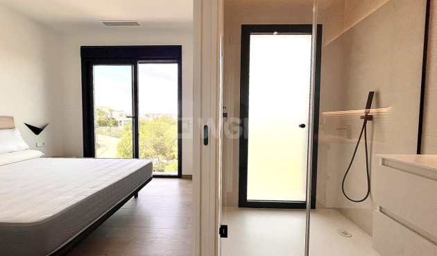 Odsprzedaż - Mieszkanie w bloku - Las Colinas Golf - Costa Blanca