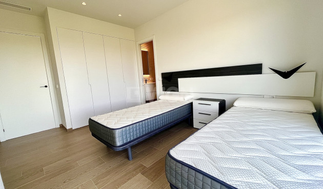 Odsprzedaż - Mieszkanie w bloku - Las Colinas Golf - Costa Blanca