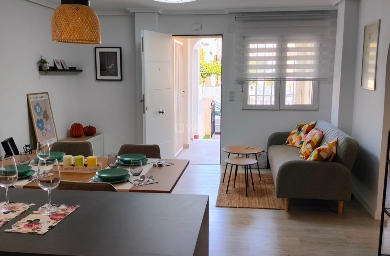 Odsprzedaż - Mieszkanie w bloku - Orihuela Costa - Costa Blanca