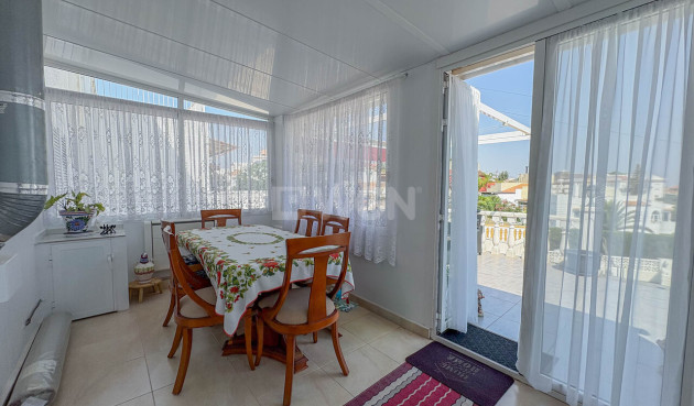 Odsprzedaż - Kamienica - Torrevieja - Costa Blanca