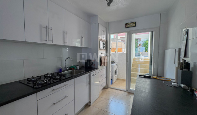 Odsprzedaż - Kamienica - Torrevieja - Costa Blanca