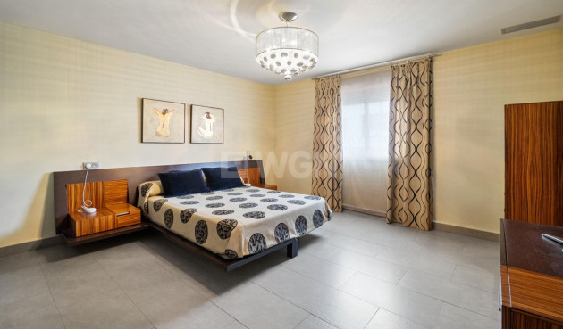 Resale - Villa - Rojales