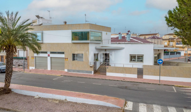 Resale - Villa - Rojales