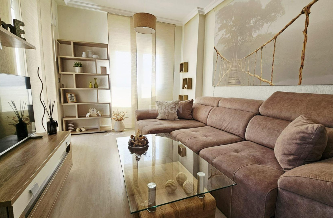 Resale - Apartment / flat - Torrevieja - Nueva Torrevieja