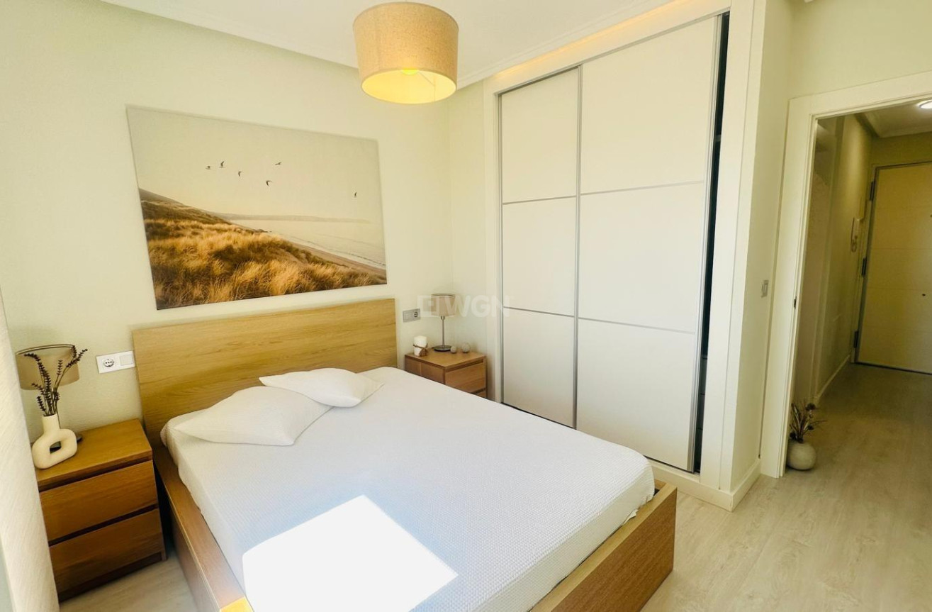 Resale - Apartment / flat - Torrevieja - Nueva Torrevieja