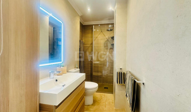 Resale - Apartment / flat - Torrevieja - Nueva Torrevieja