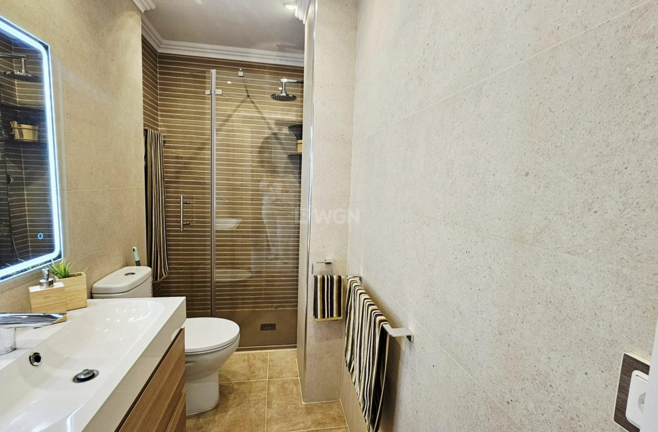 Resale - Apartment / flat - Torrevieja - Nueva Torrevieja