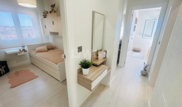 Resale - Apartment / flat - Torrevieja - Nueva Torrevieja