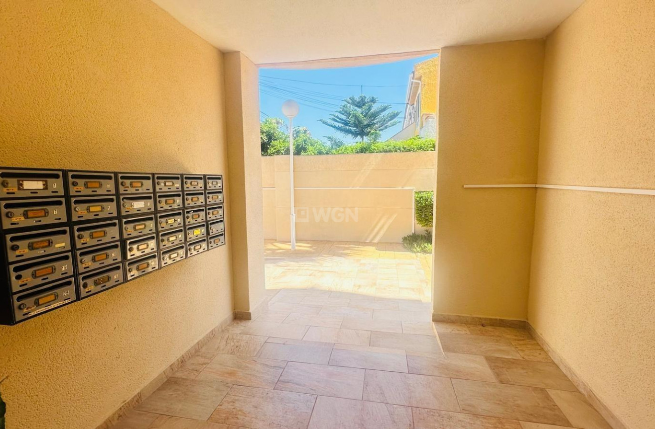 Resale - Apartment / flat - Torrevieja - Nueva Torrevieja