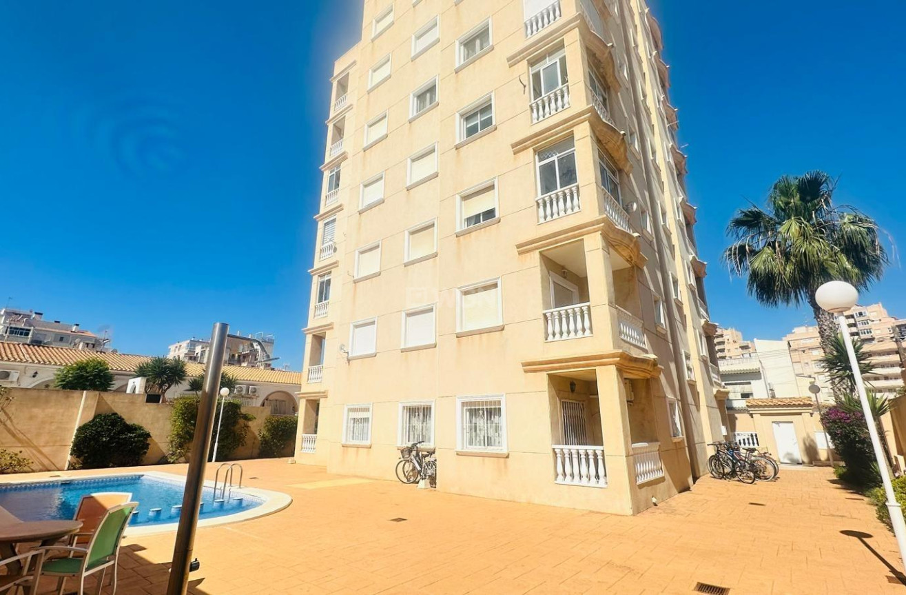 Resale - Apartment / flat - Torrevieja - Nueva Torrevieja