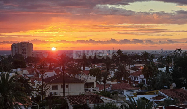 Resale - Apartment / flat - Torrevieja - Nueva Torrevieja