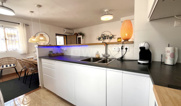 Odsprzedaż - Kamienica - Los Montesinos - Costa Blanca