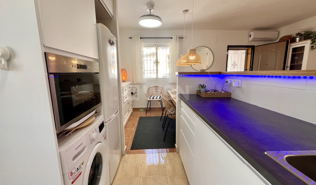 Odsprzedaż - Kamienica - Los Montesinos - Costa Blanca