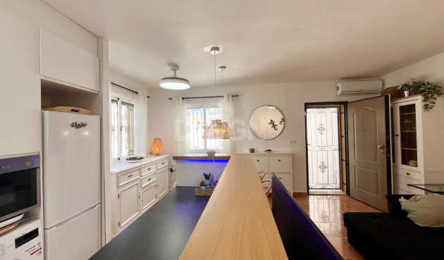 Odsprzedaż - Kamienica - Los Montesinos - Costa Blanca