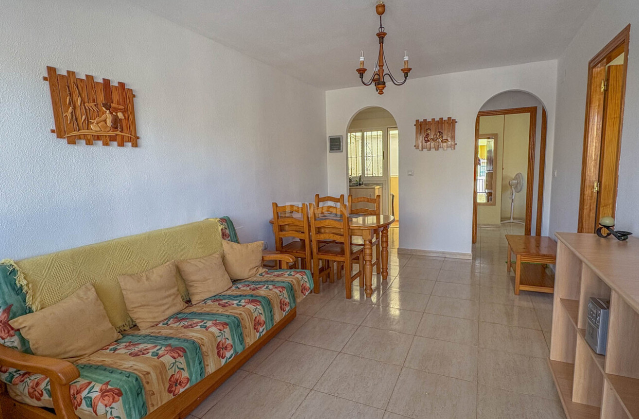 Odsprzedaż - Mieszkanie w bloku - Los Balcones - Costa Blanca