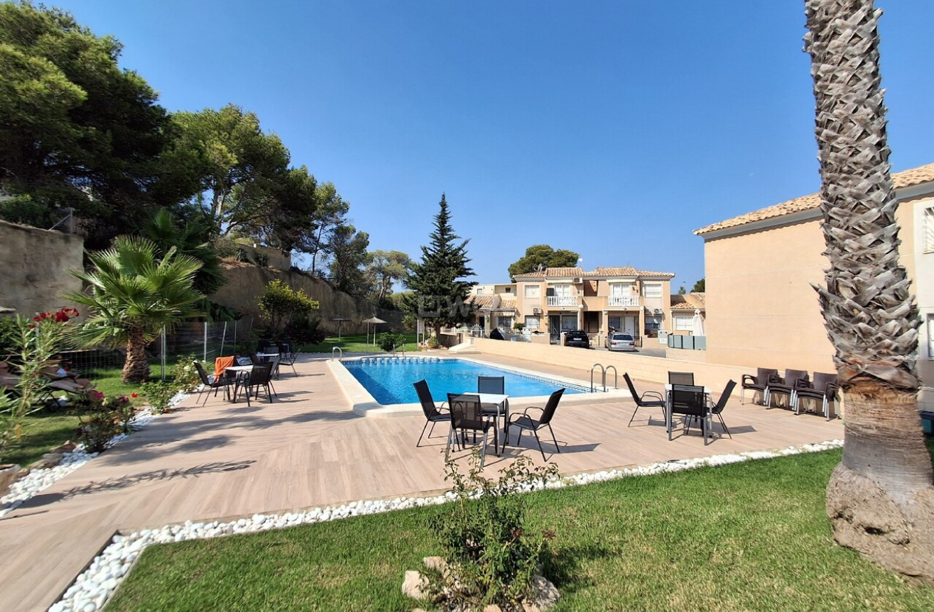 Odsprzedaż - Mieszkanie w bloku - Los Balcones - Costa Blanca