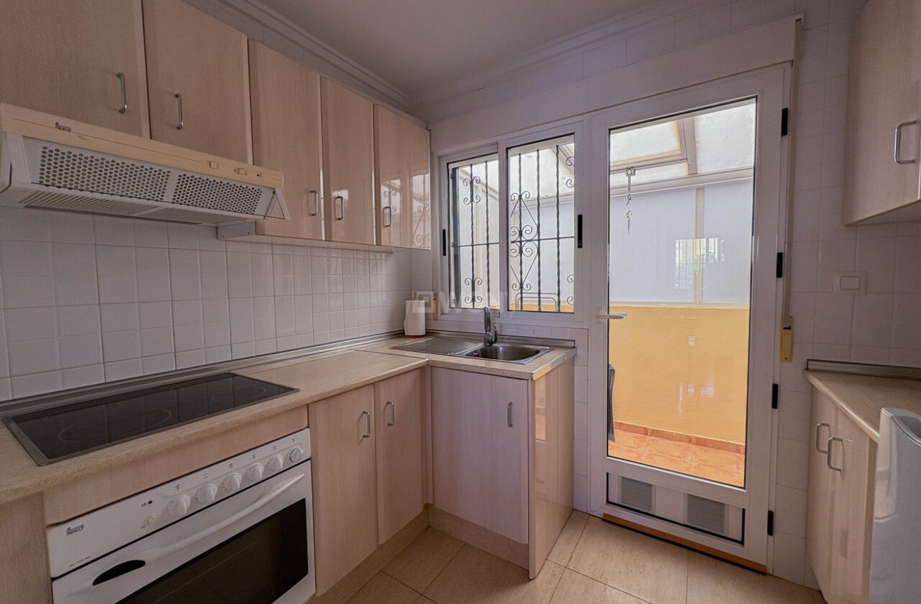 Odsprzedaż - Mieszkanie w bloku - Los Balcones - Costa Blanca