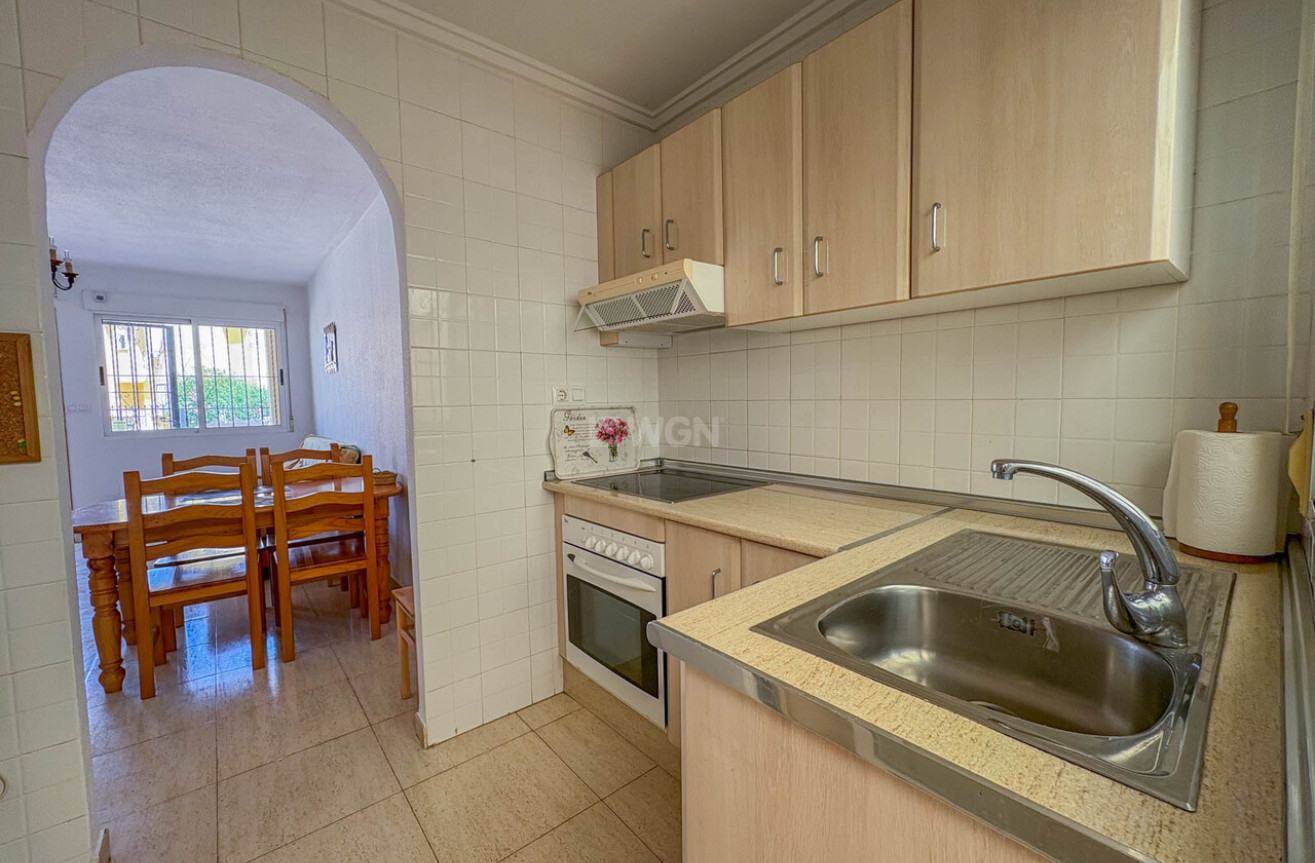 Odsprzedaż - Mieszkanie w bloku - Los Balcones - Costa Blanca