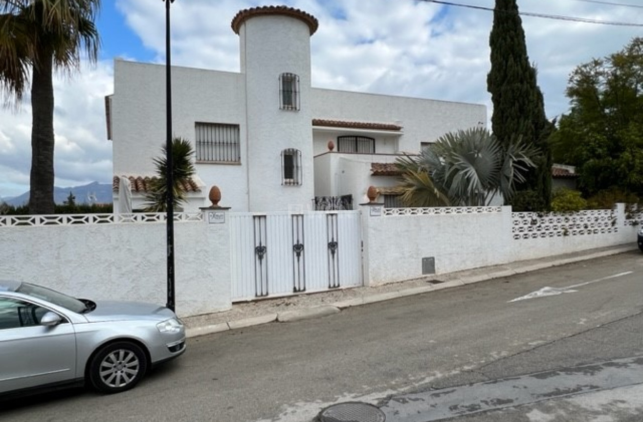 Odsprzedaż - Villa - Albir - Costa Blanca