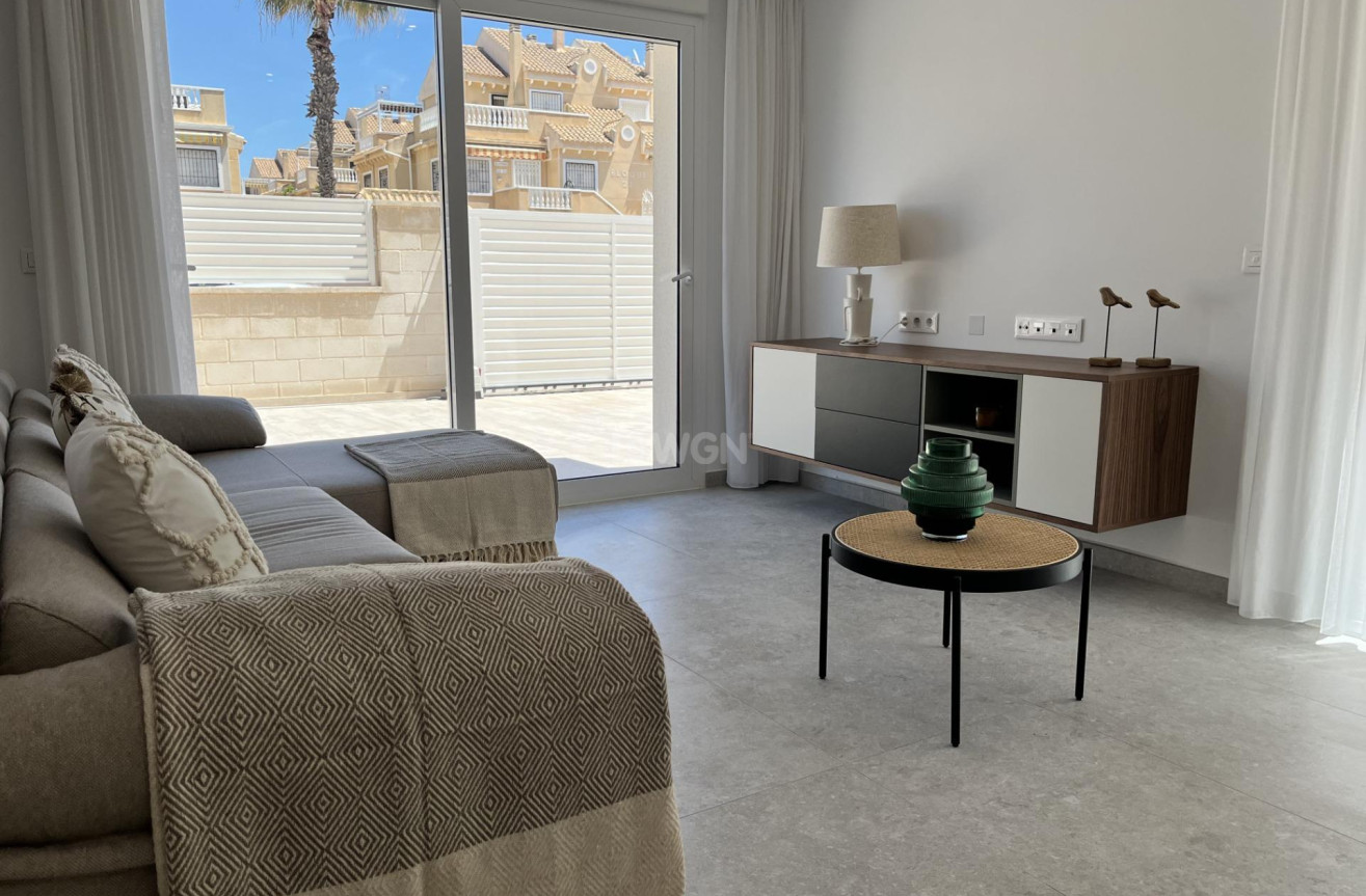 Reventa - Apartamento / piso - Torrevieja - aguas nuevas