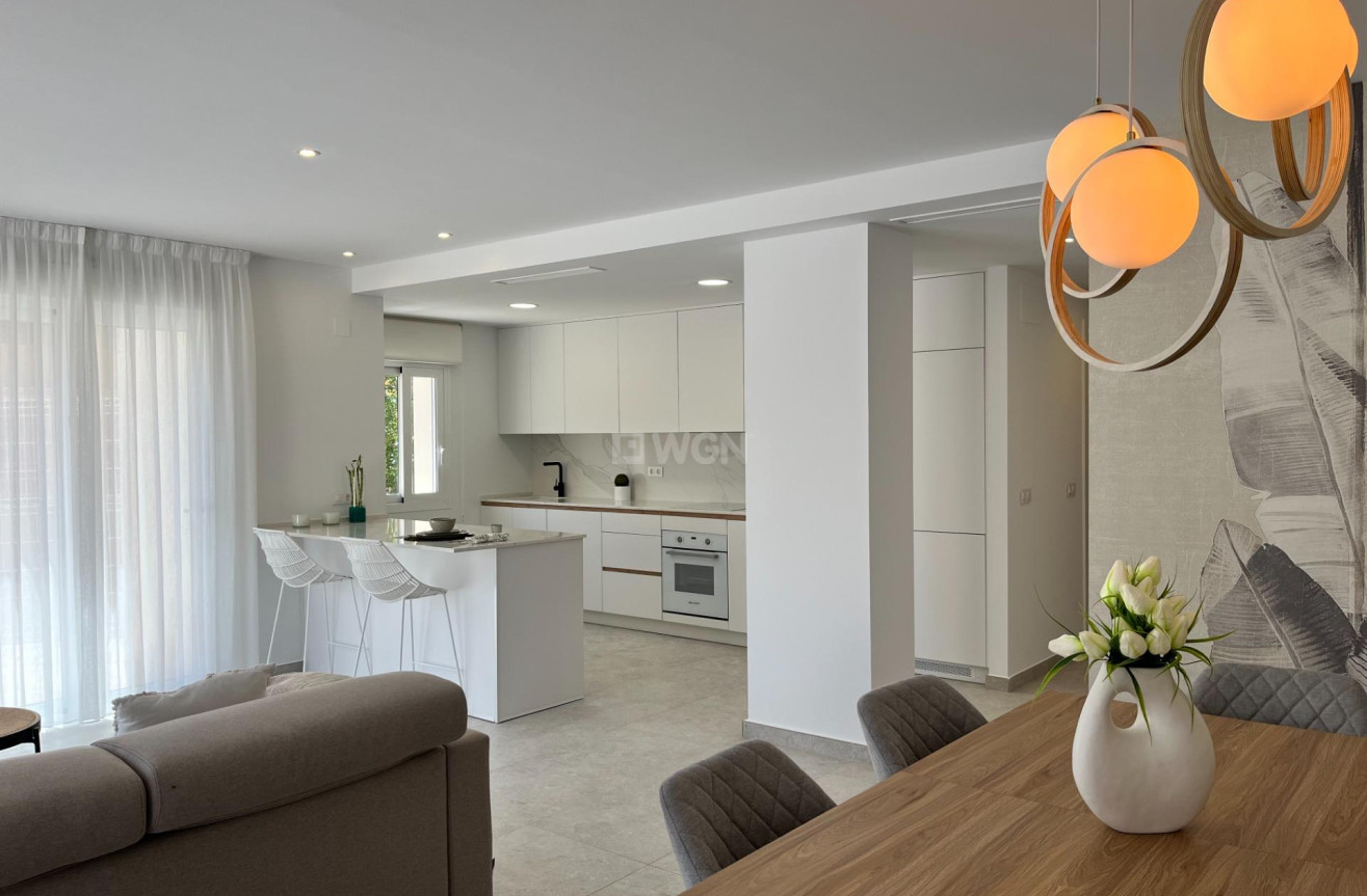 Reventa - Apartamento / piso - Torrevieja - aguas nuevas