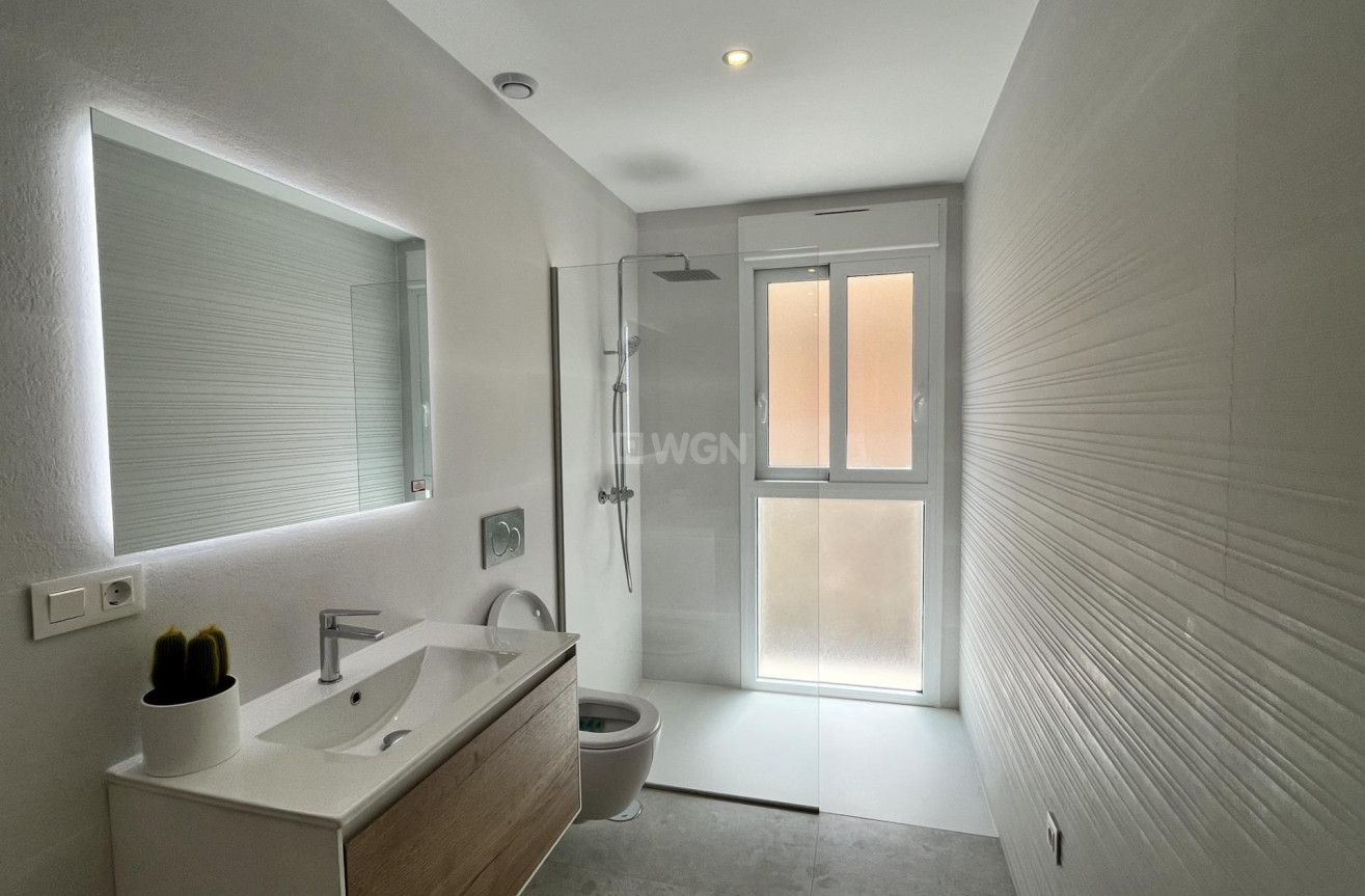 Reventa - Apartamento / piso - Torrevieja - aguas nuevas