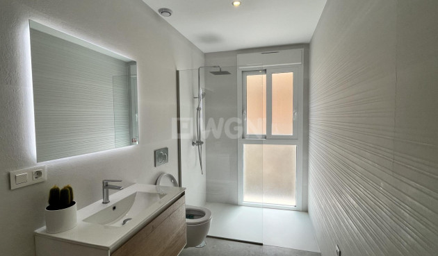 Reventa - Apartamento / piso - Torrevieja - aguas nuevas