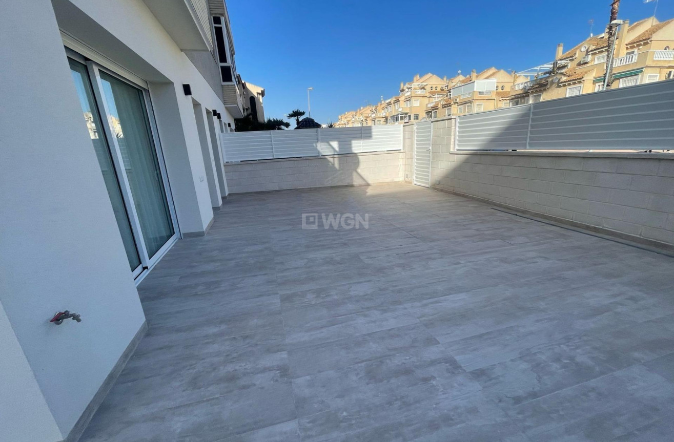 Reventa - Apartamento / piso - Torrevieja - aguas nuevas