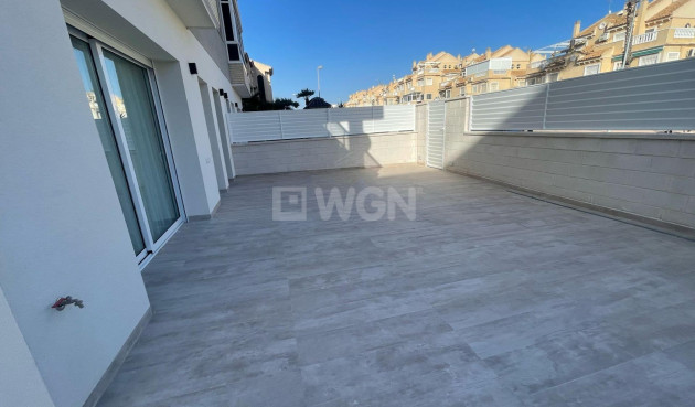 Reventa - Apartamento / piso - Torrevieja - aguas nuevas
