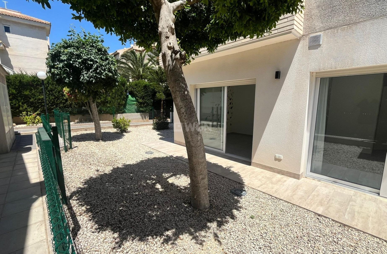 Reventa - Apartamento / piso - Torrevieja - aguas nuevas