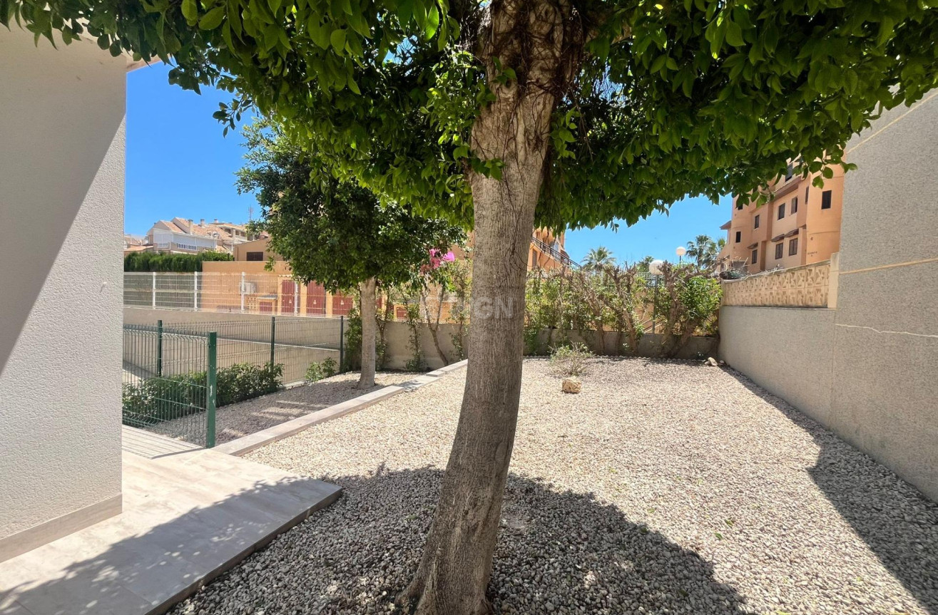Reventa - Apartamento / piso - Torrevieja - aguas nuevas