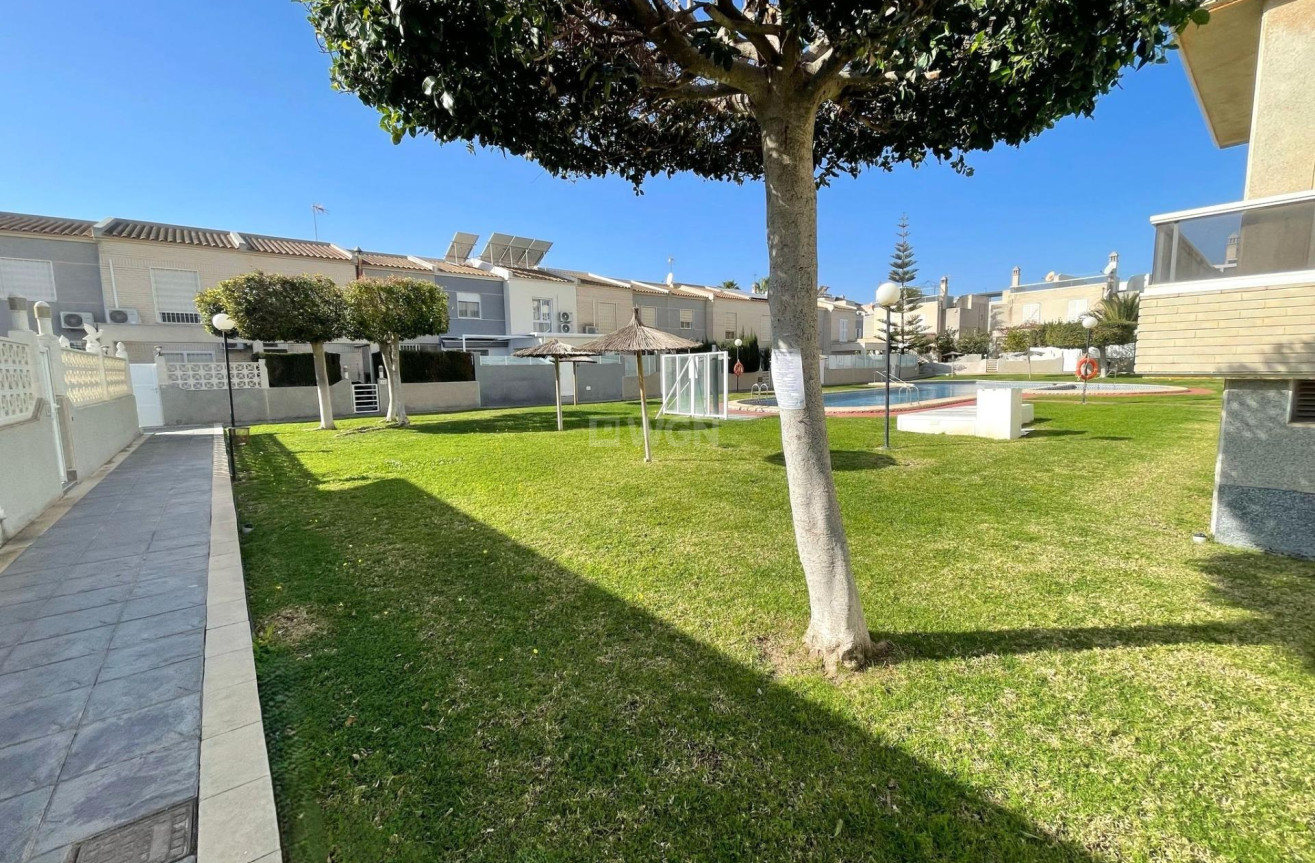 Reventa - Apartamento / piso - Torrevieja - aguas nuevas