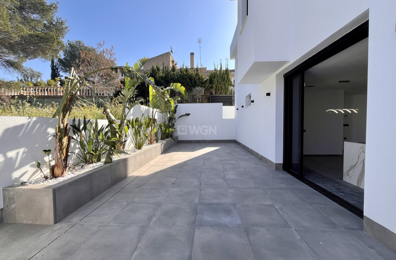 Odsprzedaż - Villa - Los Balcones - Costa Blanca