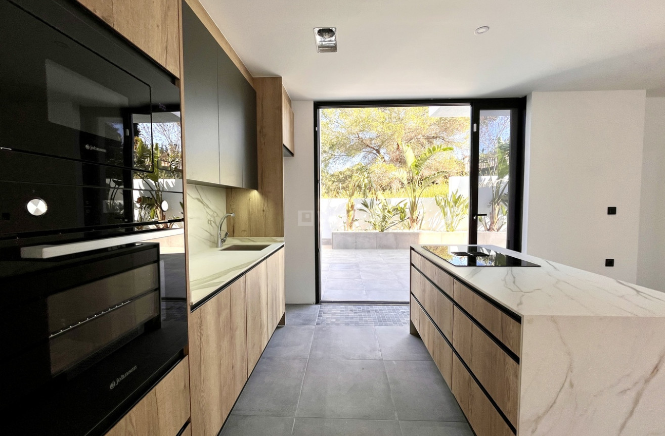 Odsprzedaż - Villa - Los Balcones - Costa Blanca