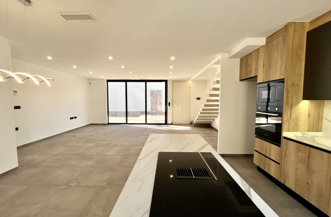 Odsprzedaż - Villa - Los Balcones - Costa Blanca