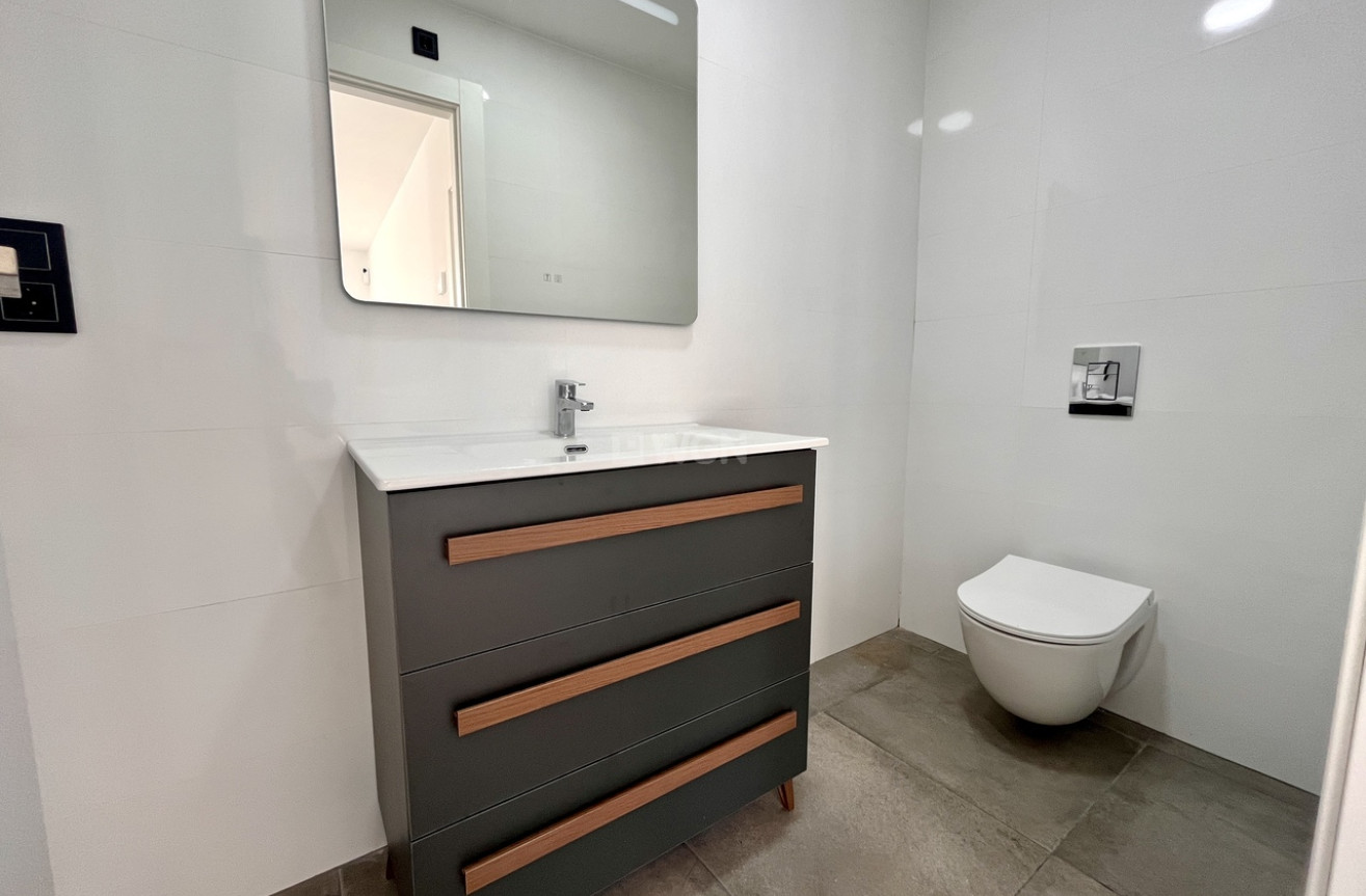 Odsprzedaż - Villa - Los Balcones - Costa Blanca