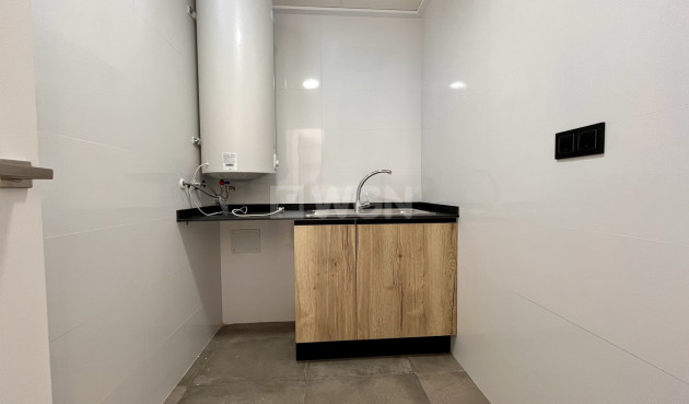 Odsprzedaż - Villa - Los Balcones - Costa Blanca