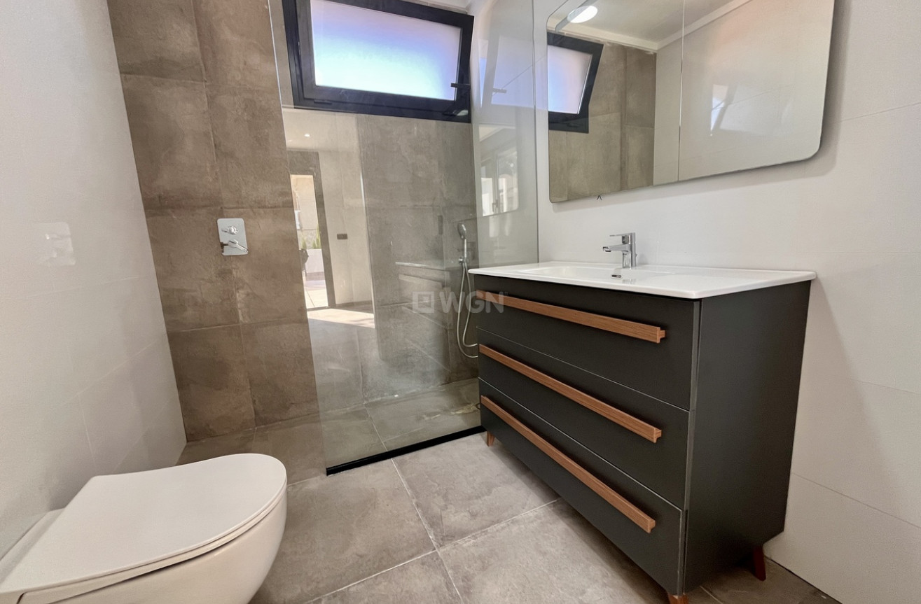 Odsprzedaż - Villa - Los Balcones - Costa Blanca