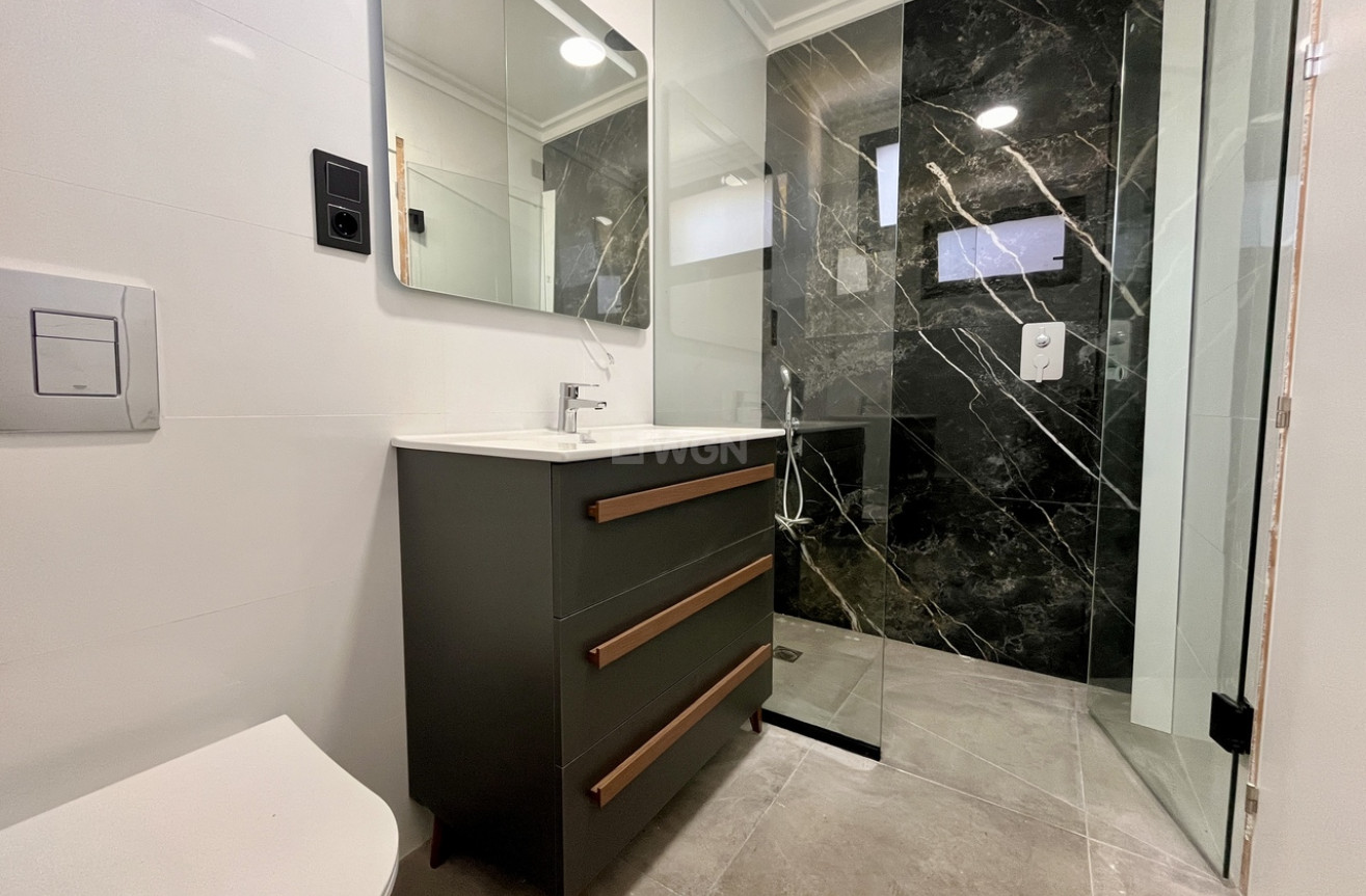 Odsprzedaż - Villa - Los Balcones - Costa Blanca