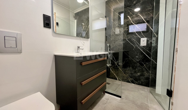 Odsprzedaż - Villa - Los Balcones - Costa Blanca